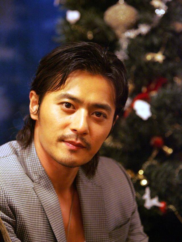 玄彬和孙艺珍婚礼将近,张东健朗读祝词却引起质疑_网友_祝福_友谊