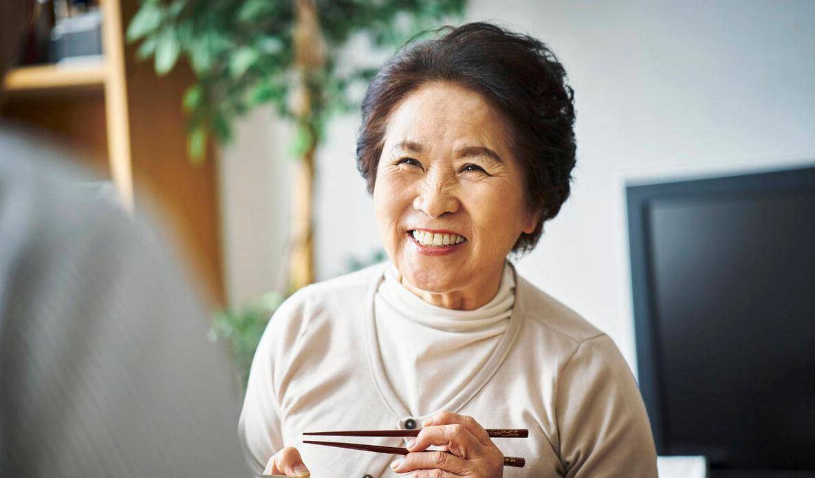 53岁阿姨:他答应我的_生活_老人_老张