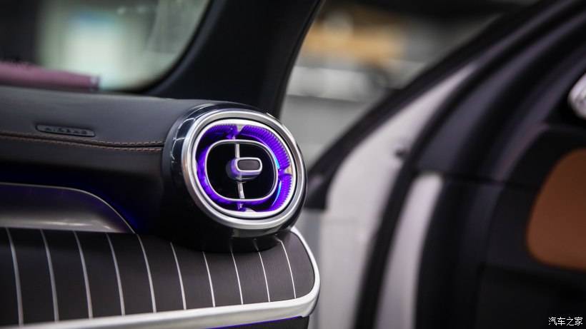 【坐标青岛】小改怡情,新款奔驰c200网红氛围灯案例分享_搜狐汽车