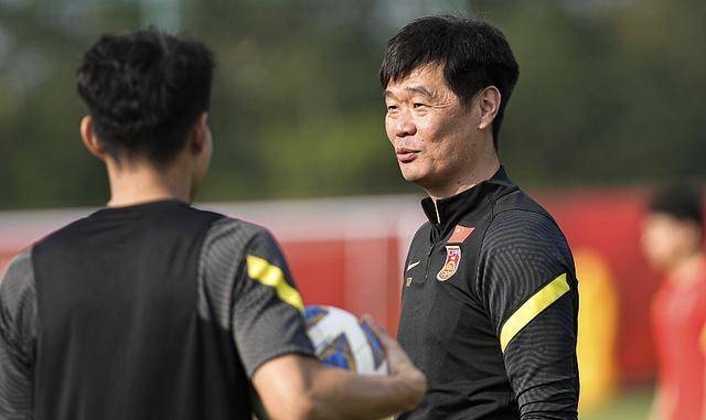 国家足球队的新教练说:服从中国足协的工作安排,而不是韩国人