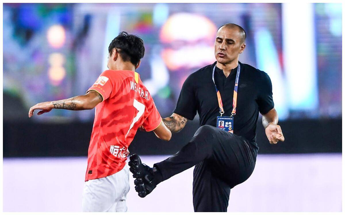 韦世豪拜访卡纳瓦罗,随后卡帅被俱乐部解雇_贝内文托_恒大_生涯