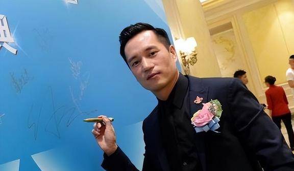 陈荣炼隐秘家事曝光,有前妻和两女儿,出事前将财产转移给安以轩