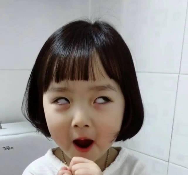 韩国小网红权律二开通微博了，那些年你们用过的脸色包，有她吗？