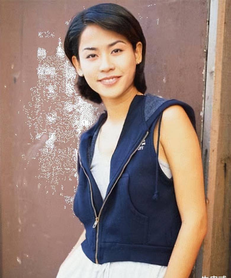 然而宣萱却因为自己明星的身份被陈建纬家庭所排斥,陈家人这样说:"