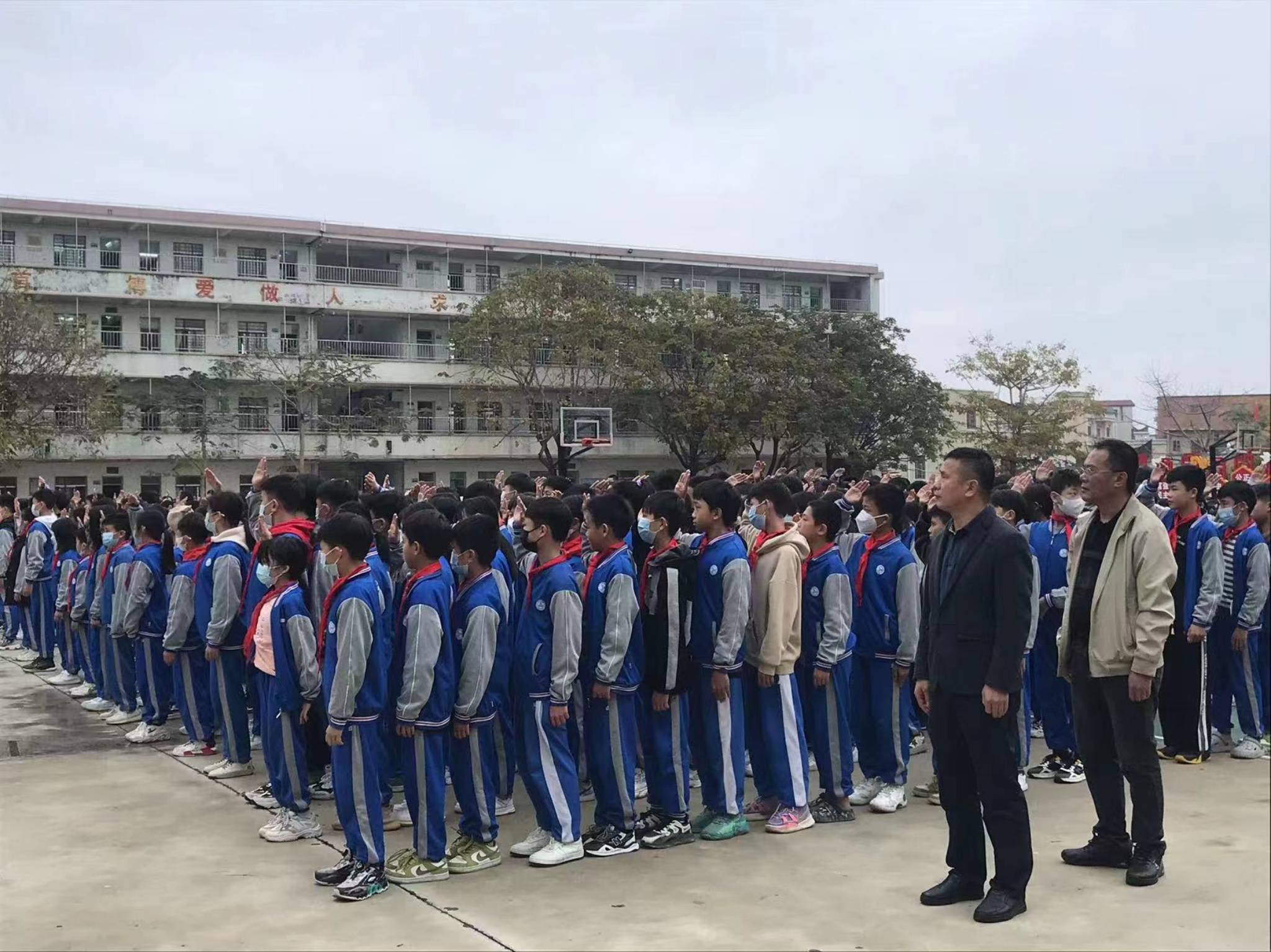 2月6日上午,海丰县可塘镇中心小学在校园举行丰富多彩的活动,开启新