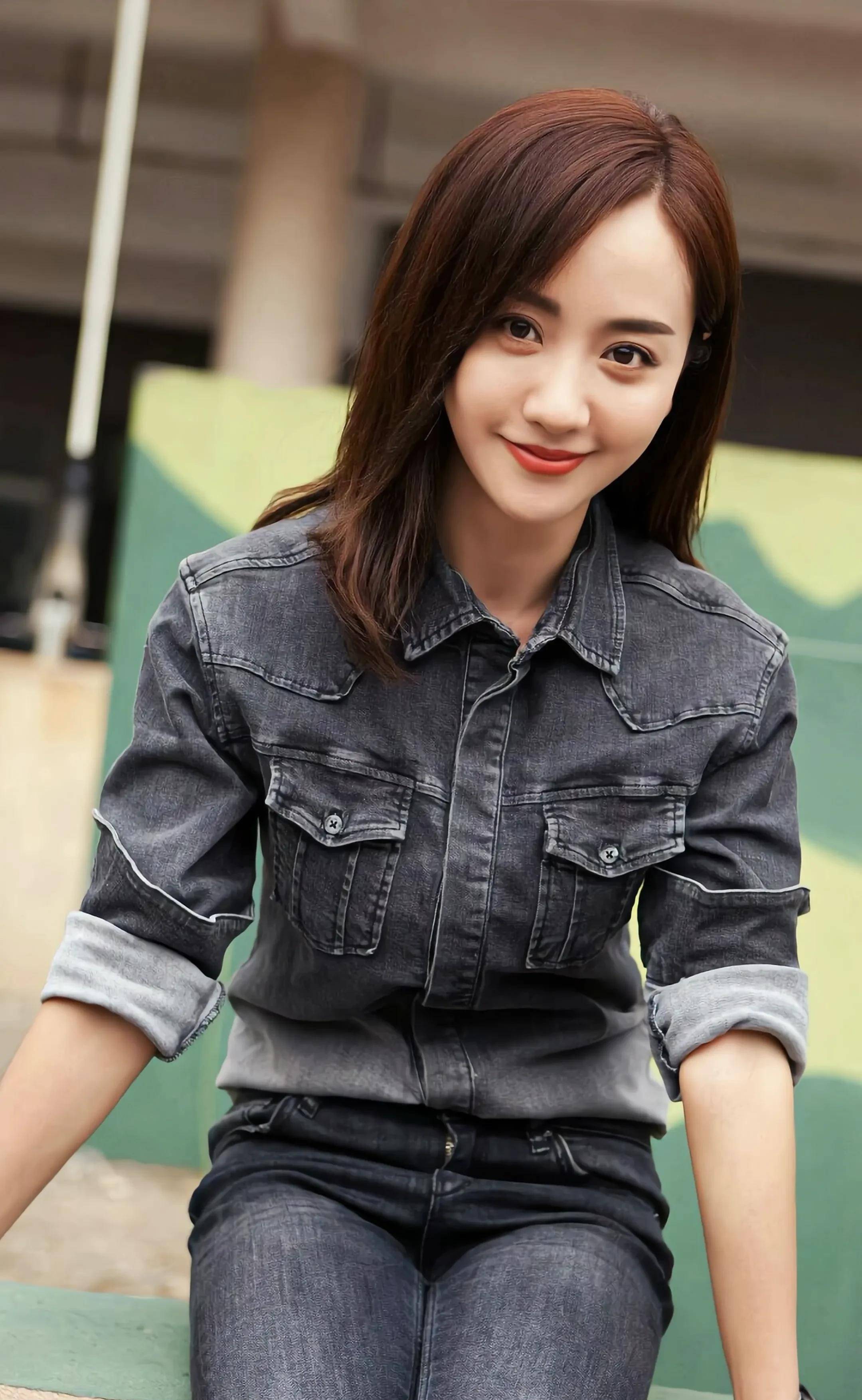 四十岁的杨蓉越活越年轻,越来越像二十岁的小姑娘,爱了!