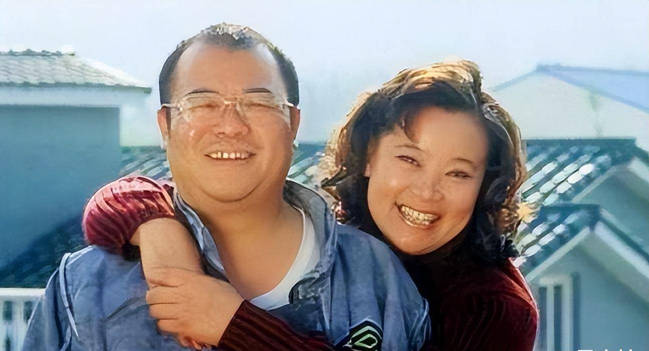 演员方青卓:与二婚小4岁的丈夫提离婚后,儿子一句话刺痛她的心_婚姻
