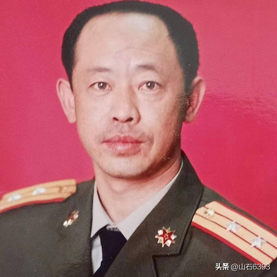 丁献礼微信头像【作者简介】丁献礼,1974年入伍,原26军属直高炮团战士