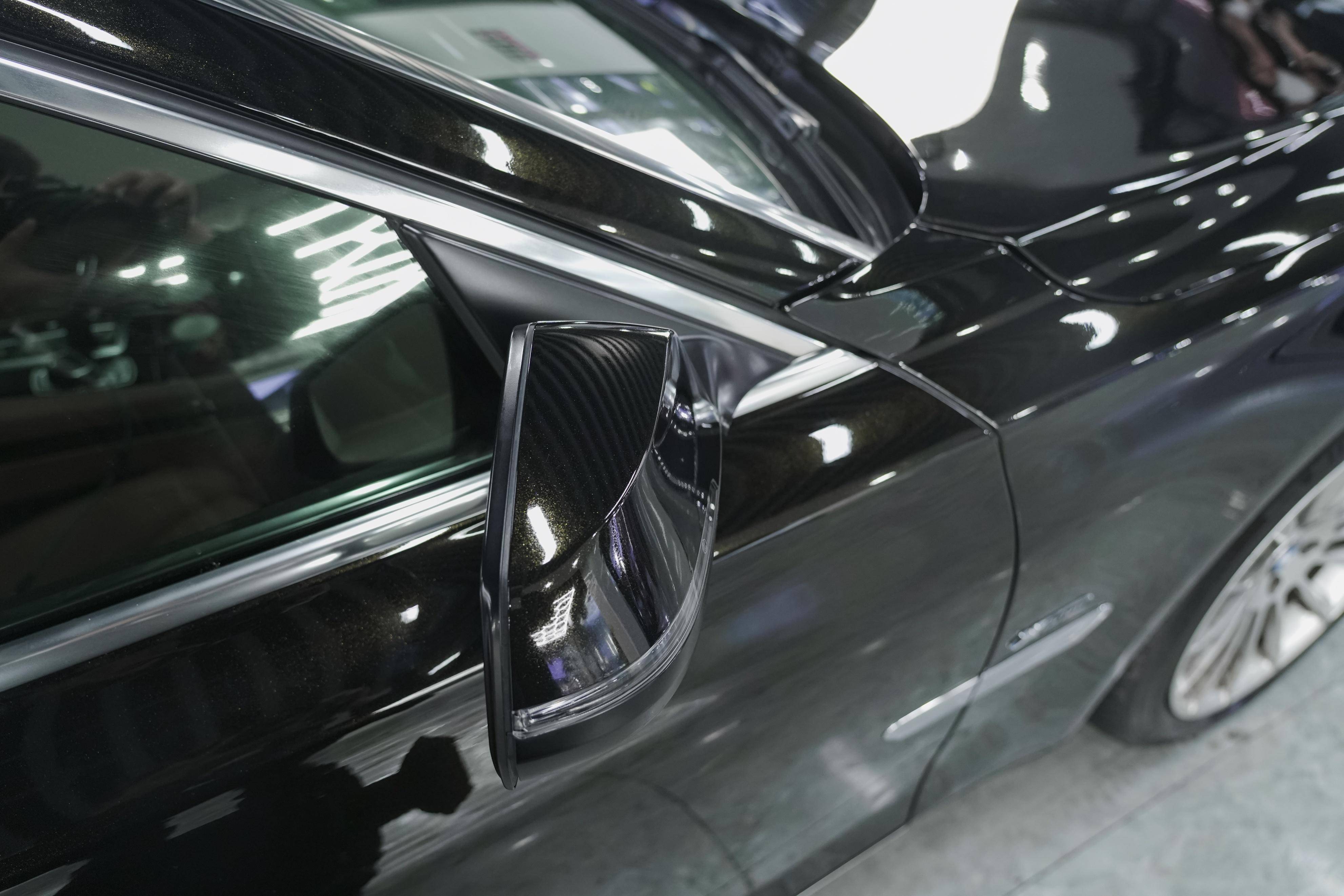 「汽车贴膜案例」宝马7系装贴膜一姐 · 超亮金属黑tpu改色车衣,养护