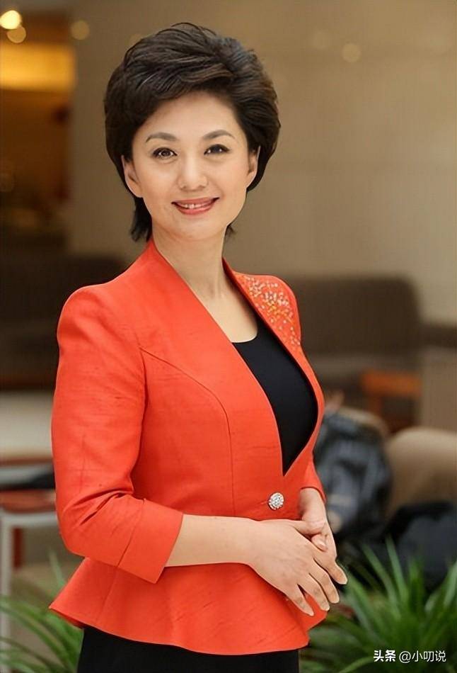 主持人海霞:丈夫清华教授,51岁素颜沧桑,网友直呼"老太多了"