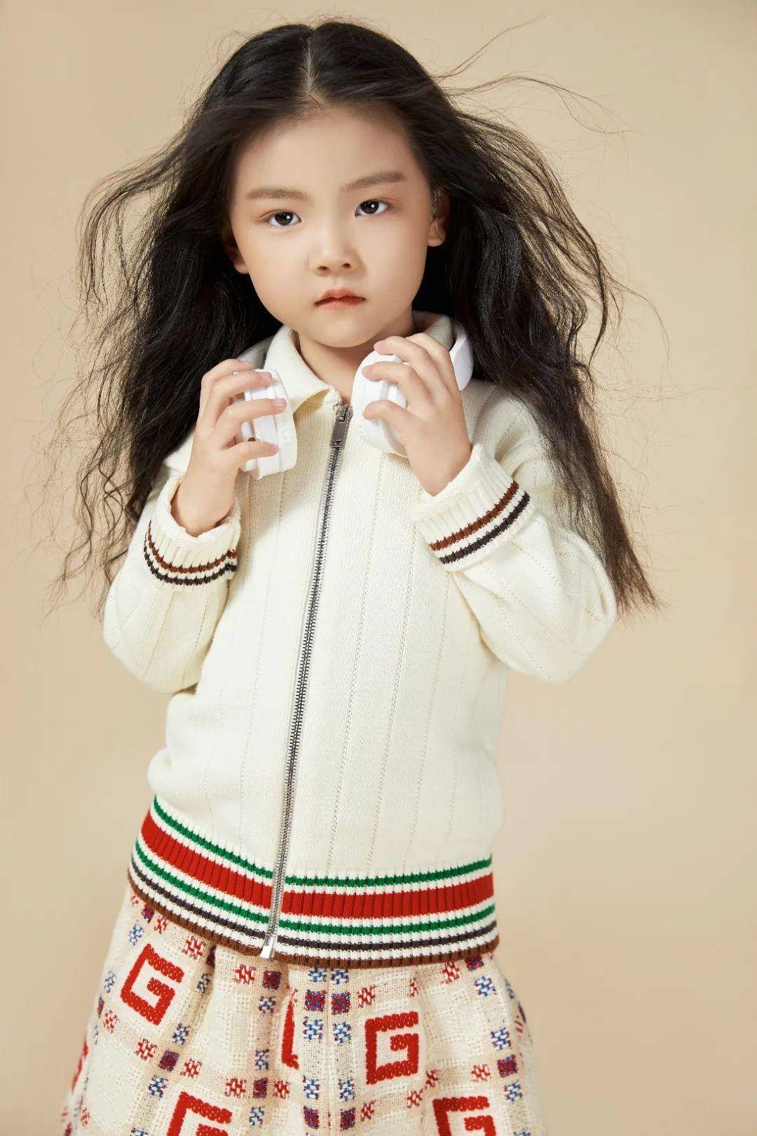 2023第八届少儿模特明星盛典 小超模罗欣怡 担任全球赛形象大使_时尚