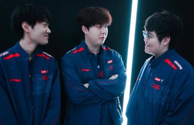 世界电竞游戏排行榜_LOL全球战队排行榜公布,LCK包揽前两名,WBG没进前五