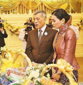 她出身贫民,嫁大26岁四婚泰王,隐忍11年成王后,还成功斗倒贵妃_苏提达