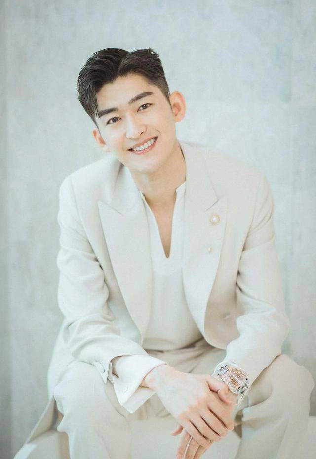 少年_身材_魅力