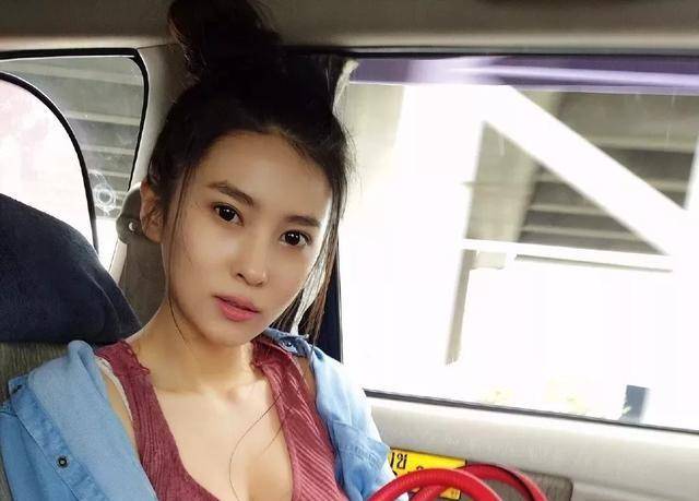 钟鹿纯第一个敢甩王思聪的女神,现在的感情状况怎么样了呢?