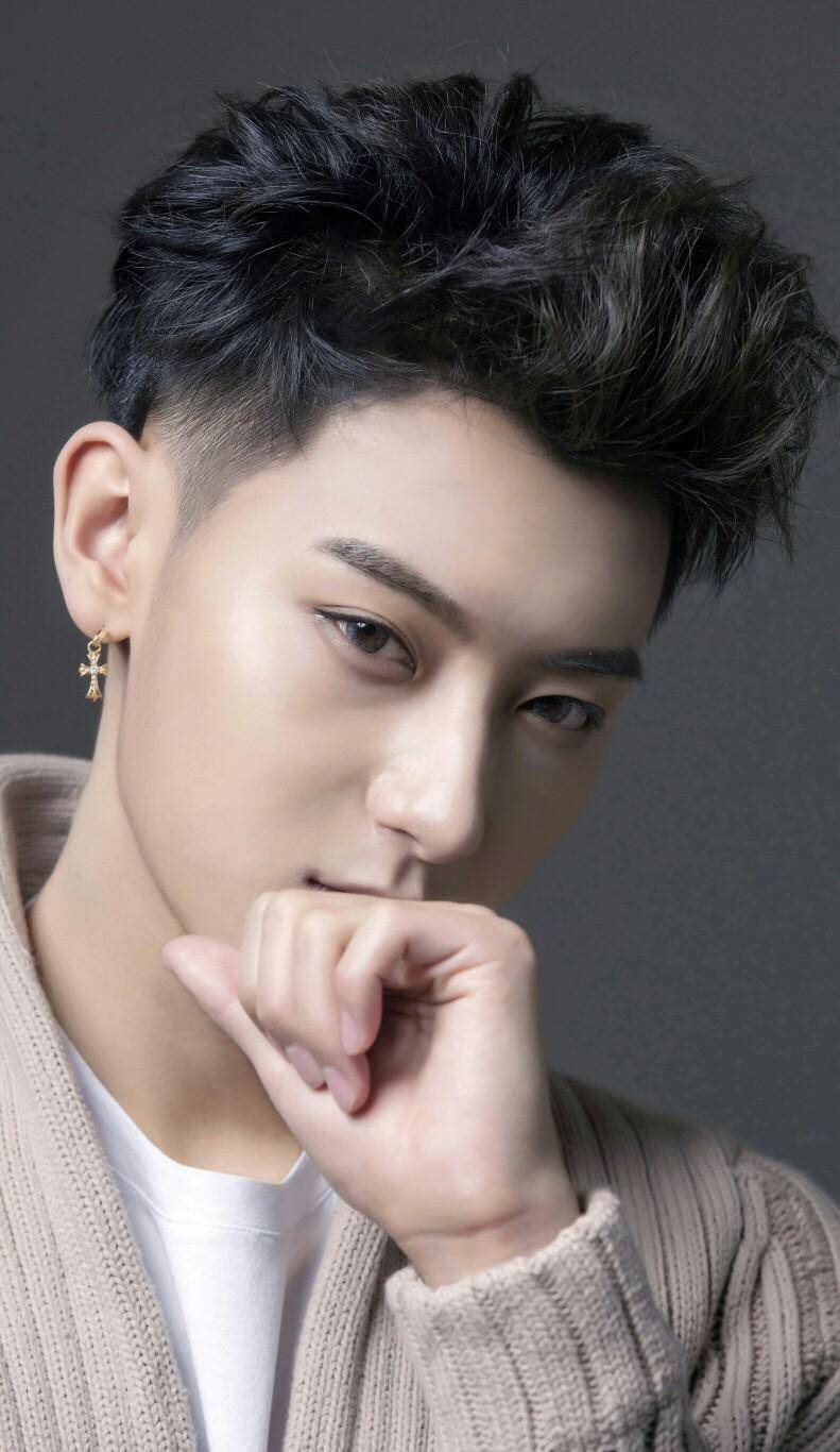 鹿晗躺枪,黄子韬评论,高嘉朗高调示爱真的是看不起前途了吗_hongyi