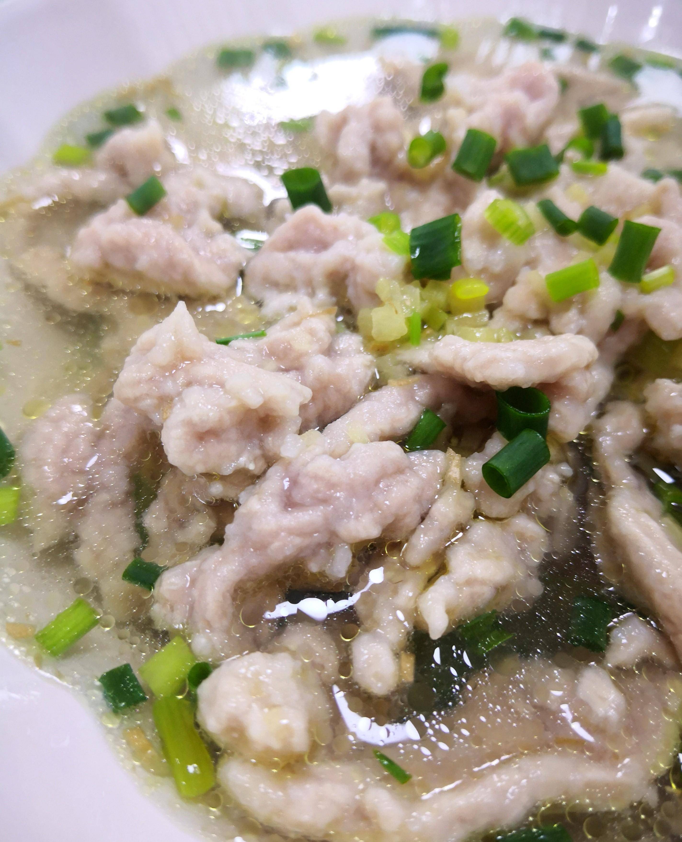 天冷给家人做一锅滑肉汤吧,鲜香滑嫩,分享汤鲜味美不浑汤的技巧_瘦肉