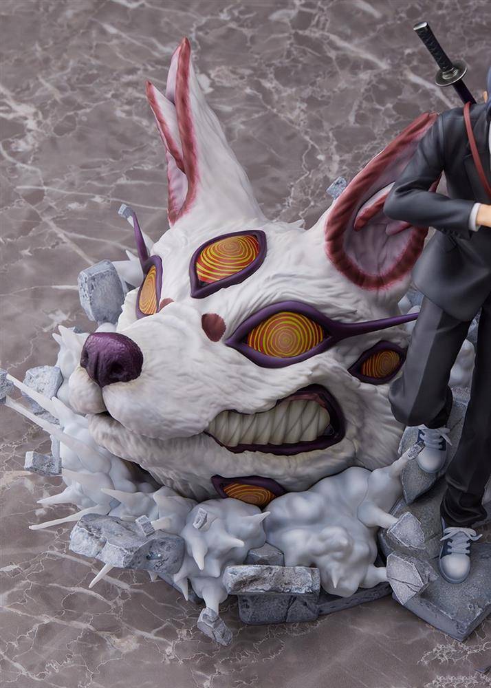 早川秋 1/7手办全高约为28.8厘米,宽25.9厘米.