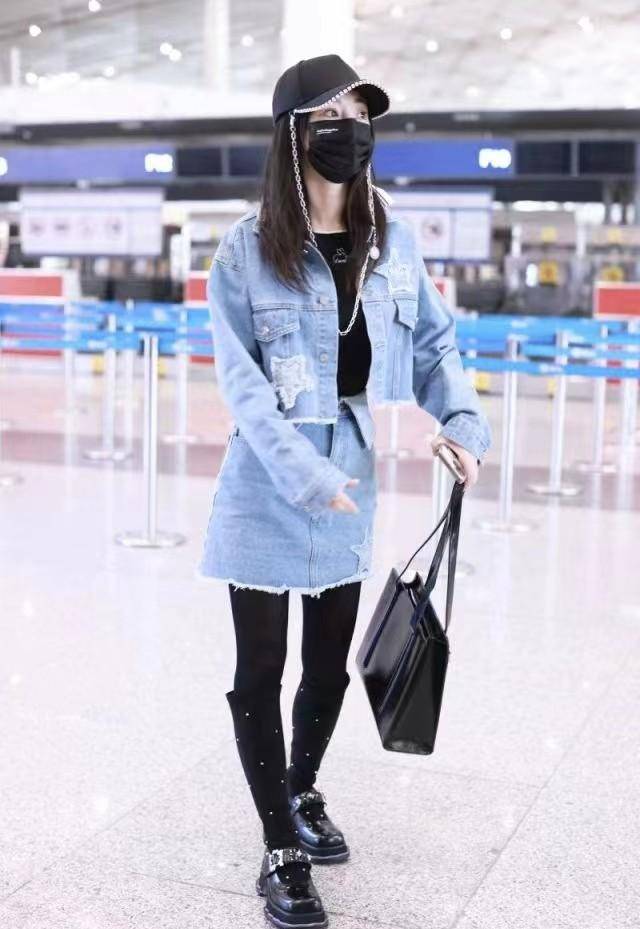 柳岩原来这么瘦啊!打底裤外套长筒袜太奇怪,可惜却像个小太妹