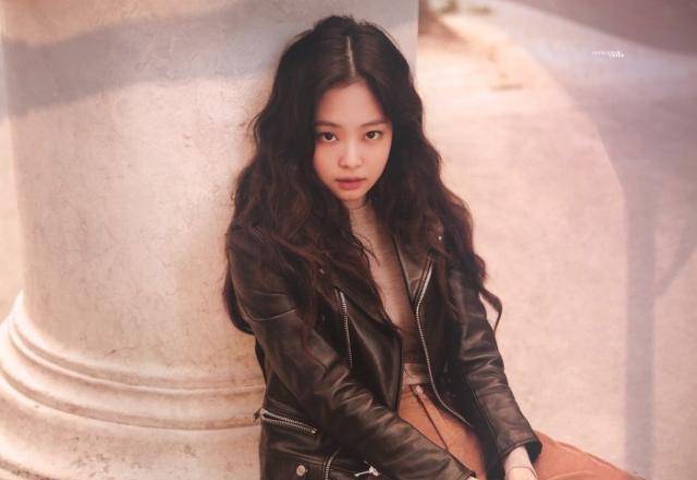 jennie罕见出道前照片流出,皮肤黝黑超土味,yg小公主就这水平?