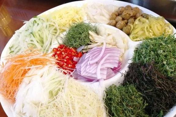 寻味广西经典名菜,横县鱼生!_配料_鱼片_中国