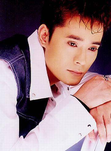 毛宁陈欢都翻唱过他的歌,最后死了一年才被发现_陈汝佳_印象_年纪