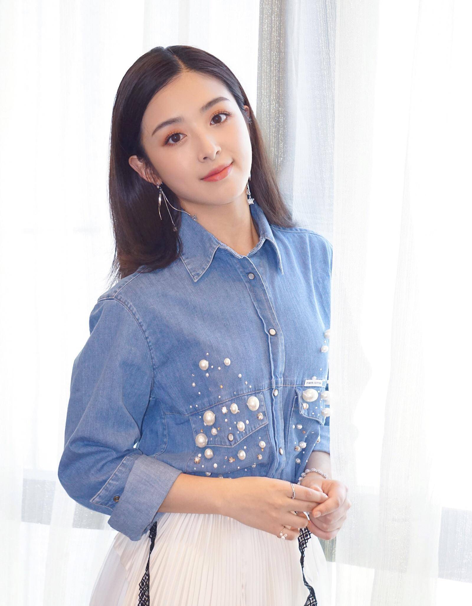 张含韵回应与彭冠英结婚传闻单身未婚请停止编造,网友不是真的吗_微博