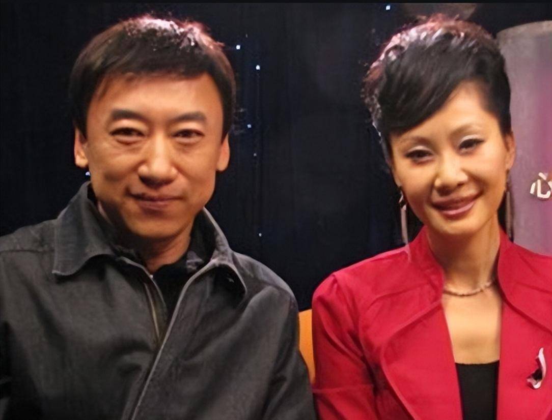 于文华:婚姻风波另有隐情,二婚嫁网恋男友,今生活美满家庭幸福_李凡