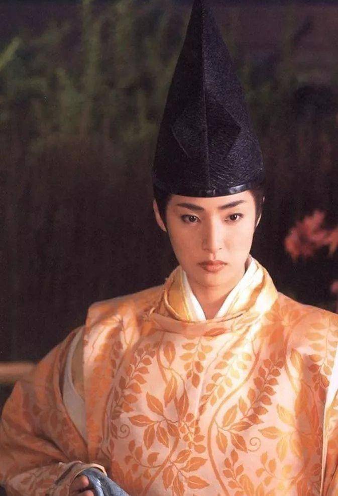 女班时代的第一小生任剑辉:帅过男人,风采不输"宝冢"天海佑希_演出_全