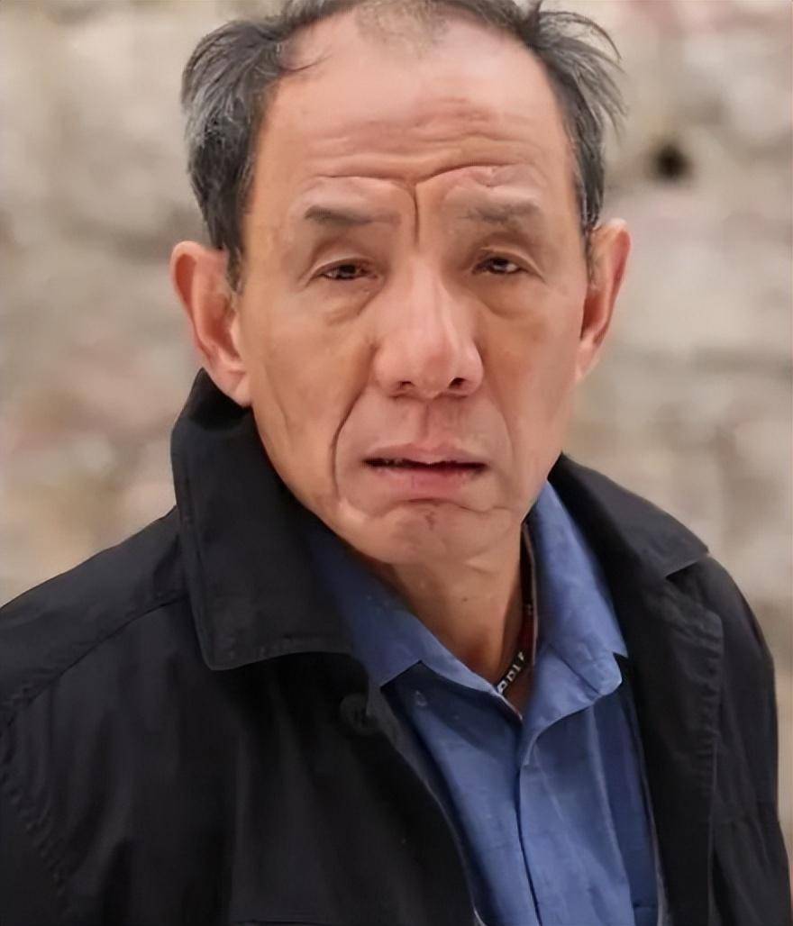 "大器晚成"魏宗万:一生不接商业代言,84岁与妻子蜗居出租屋中_表演