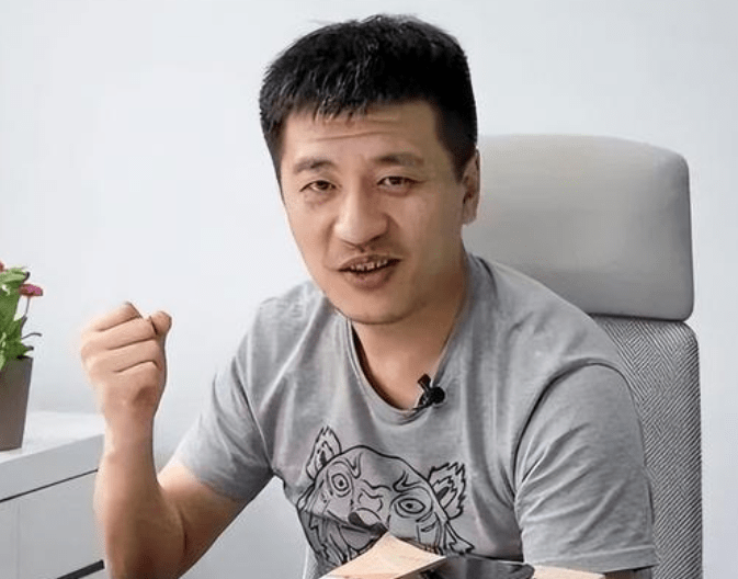 原创
            张雪峰：老实内向的孩子，千万不能掉入社会底层，底层不讲规则