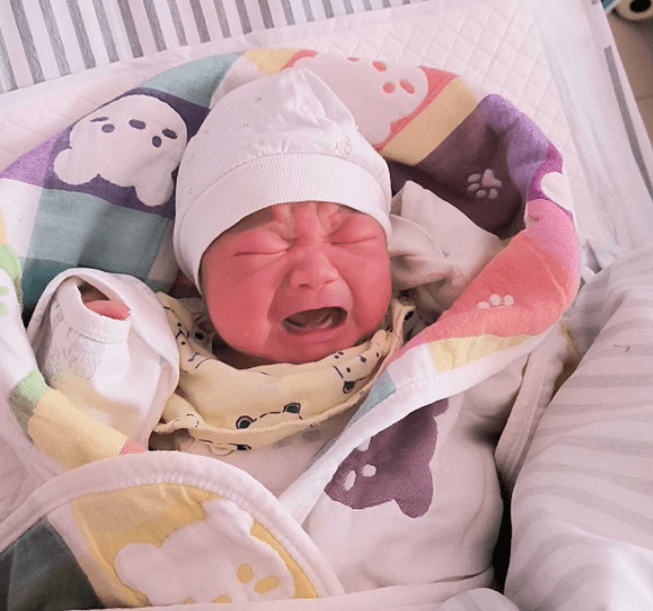 引起宝宝摇头,这2个起因是关键,很多妈妈不知道_缺钙_时候_情况