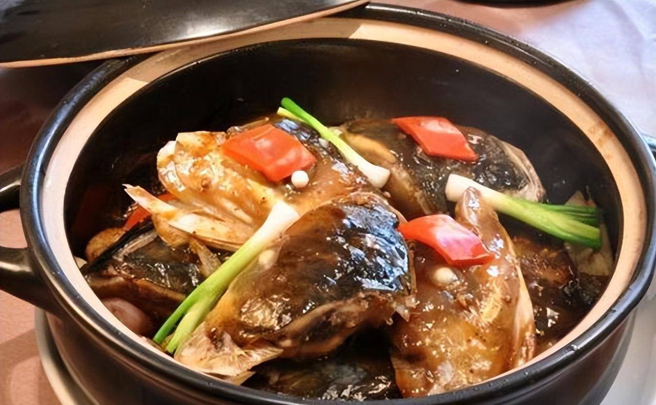 美食推荐:菌香黄焖鱼头,香芒牛柳银条,脆皮藕盒制作方法_芒果_原料