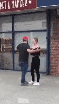 搞笑gif:妹子笑的这么开心,看来对自己很自信啊_孙康_江涛_李丽