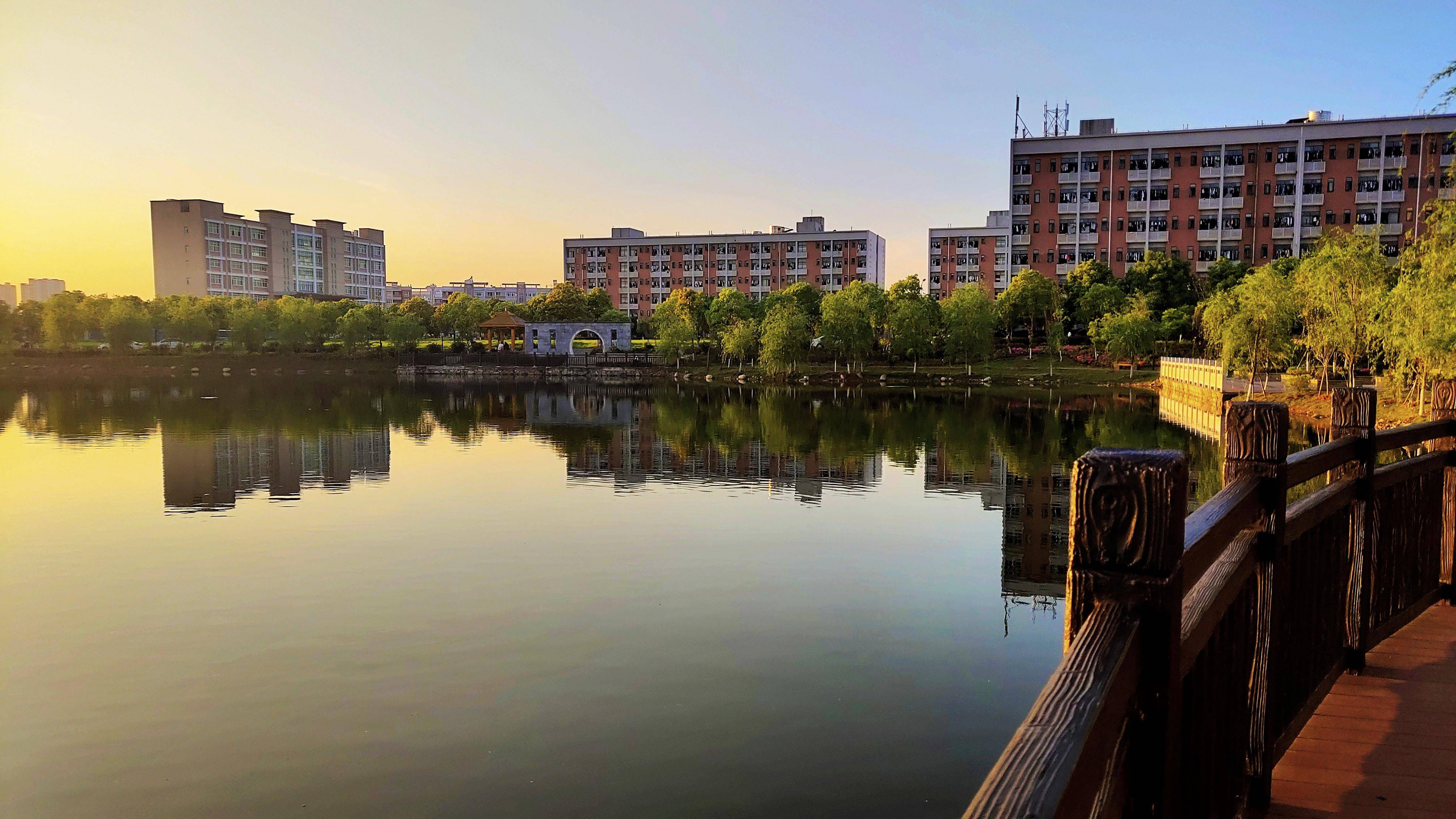赣南医学院确定更名,新校名定为赣南医科大学,录取分数线或上涨_江西