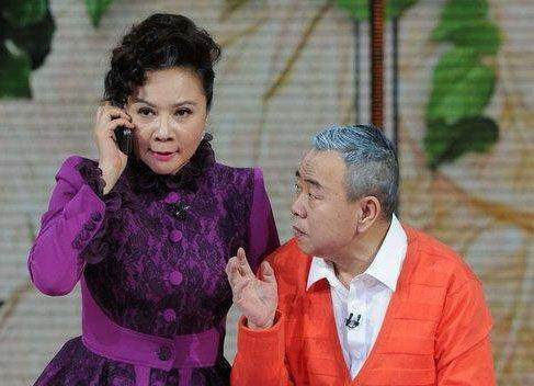 潘长江携手老搭档黄晓娟,重返舞台现场落泪_春晚_类节目_小品