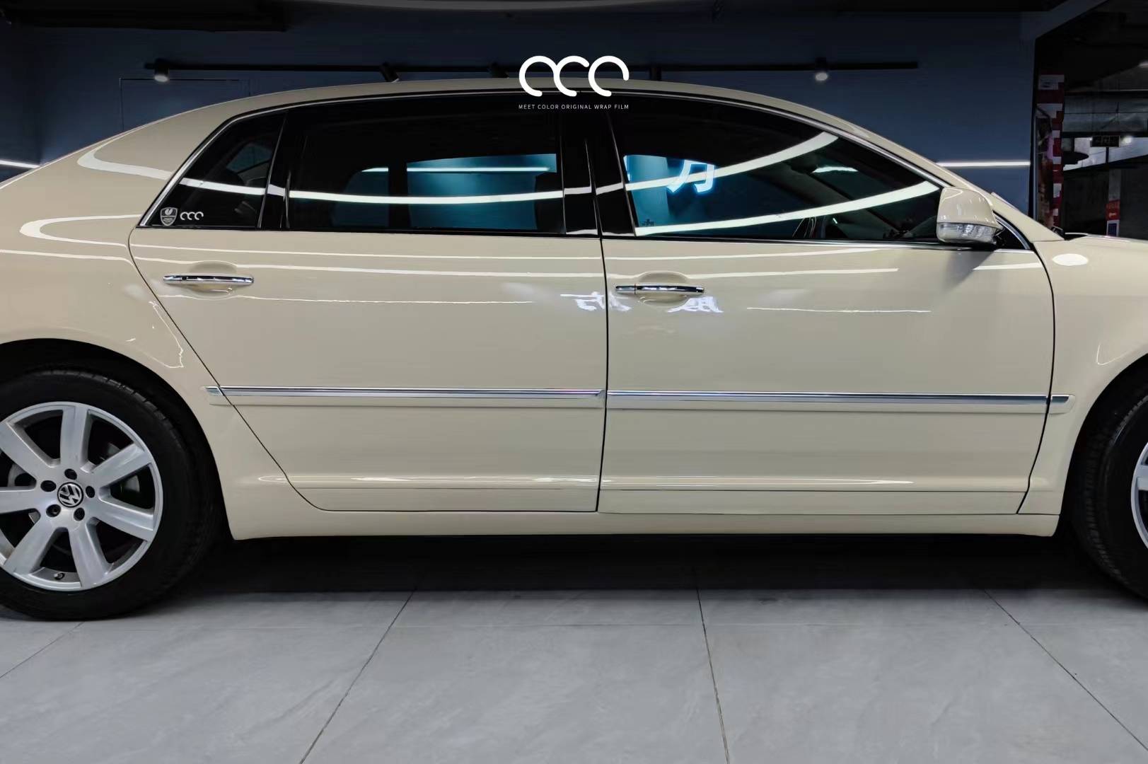 大众辉腾漫彩改色膜超亮pet沙漠黄,沙天一色的壮阔雄浑_全国