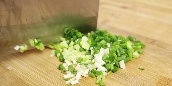 早餐店的葱油饼为什么柔软好吃？原来做法这么简单，详解技巧秘诀(图8)