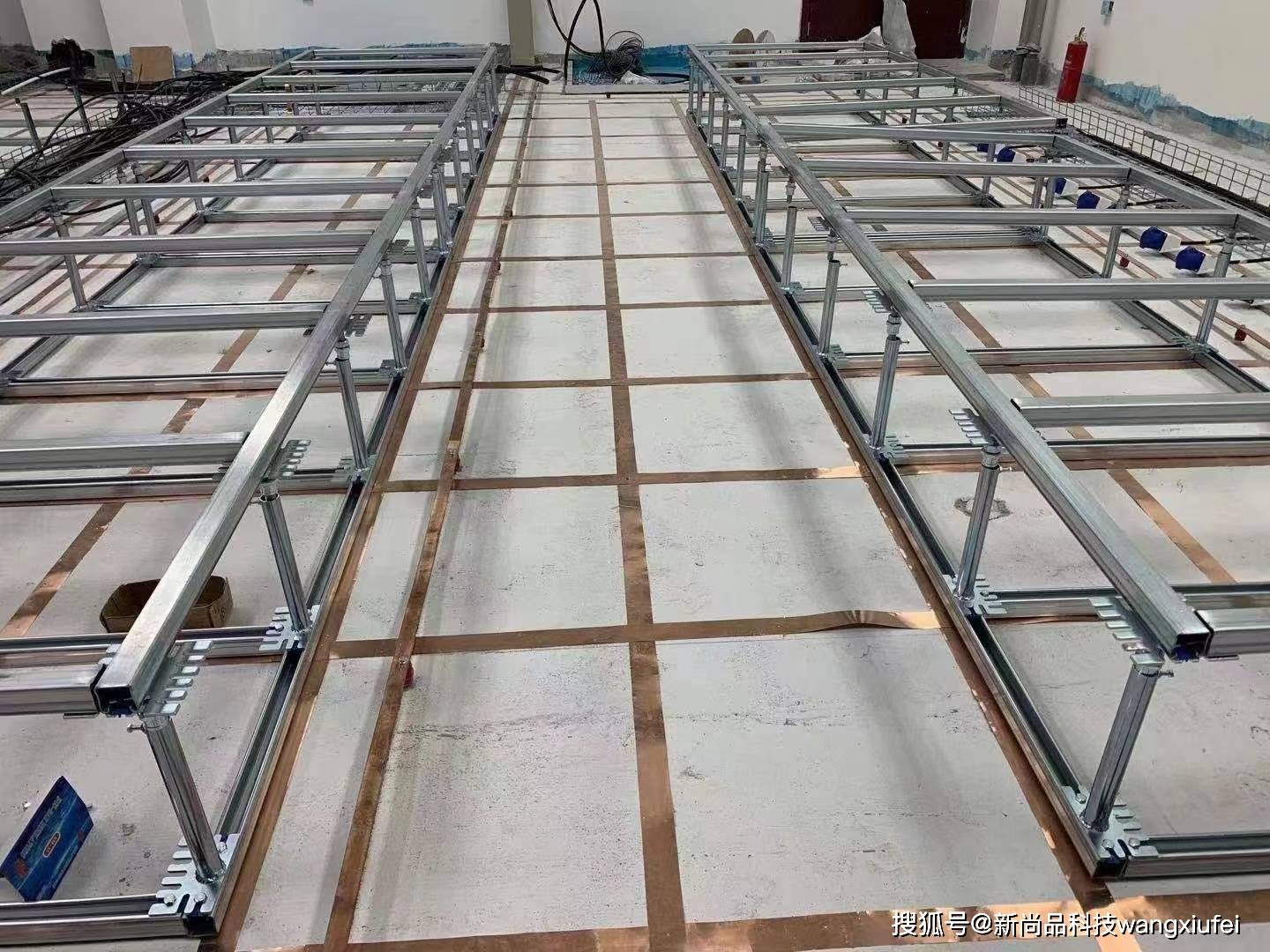 冷热通道数据中心智能一体化机柜底座安装方案解析_焊接_施工_生产