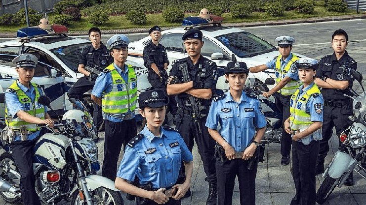 中国警察的警服,建国之后的50年内,为何更换了6代警服?