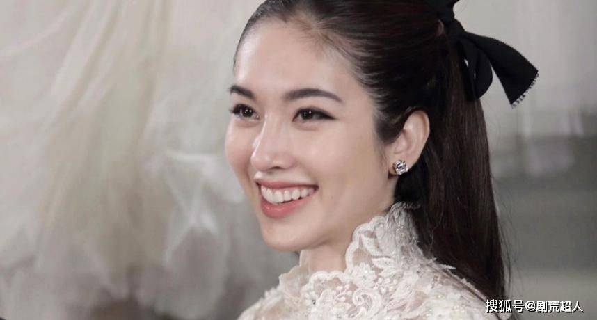 泰国变性女神嫁富商老公,20年学长,学弟晋升「夫妻」!