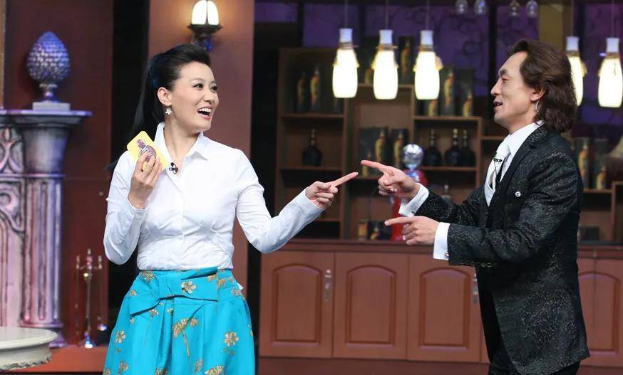 也许老天爷真的很眷顾她,让她遇到了邓中翰.