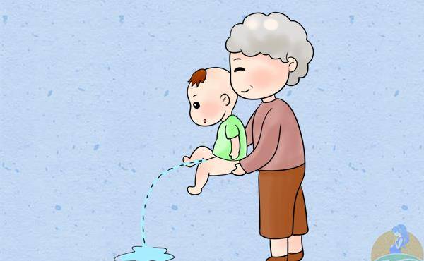 老一辈都喜欢了给孩子把屎把尿,有的还会给娃穿开裆裤,认为这样才能