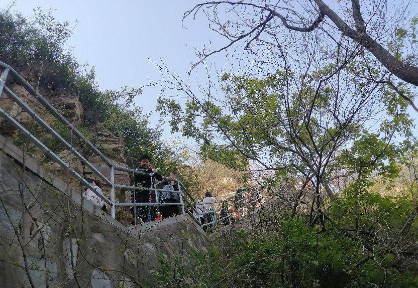 郑州近郊登山好去处,新郑具茨山(始祖山),免门票只收停车费_山顶_小时