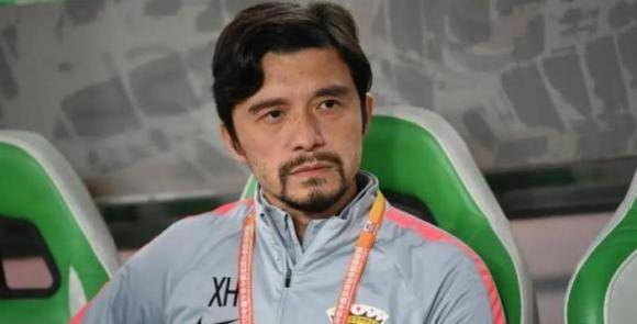 为什么谢晖能闹出这么大动静除了教练身份还有在国足辉煌的经历_杨晨