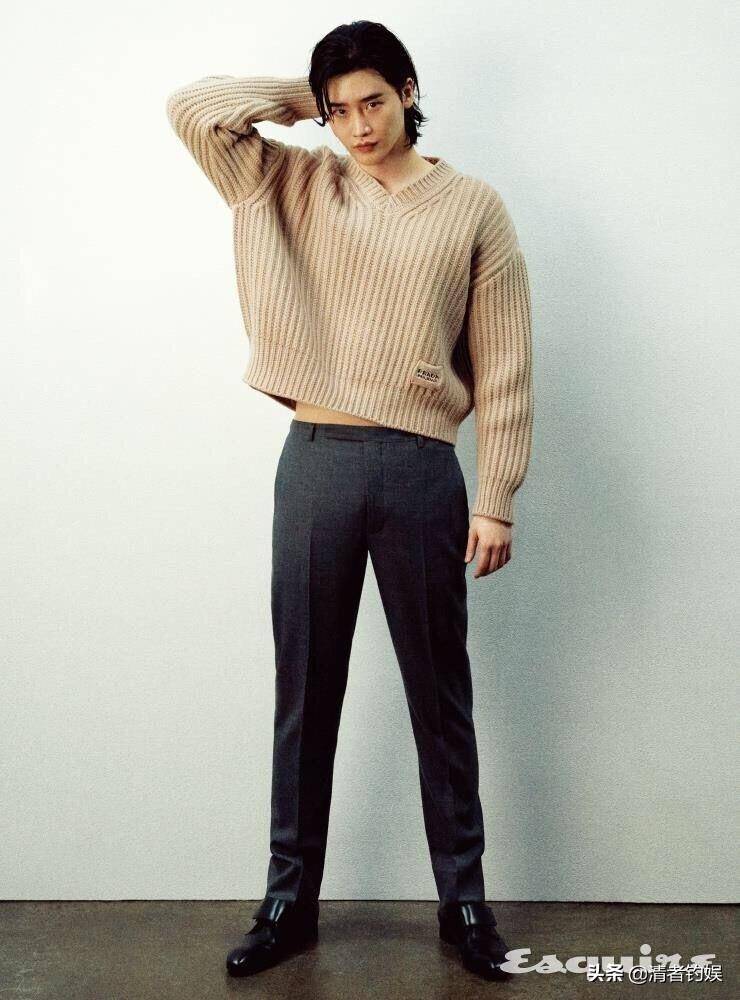 李钟硕扎丸子头后秒变撞脸达人,最新长发写真时尚爆表_角色_中国_网友