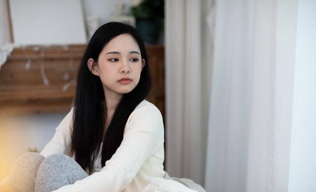 丈夫出车祸在医院抢救,妻子不愿出钱交医药费,亲戚却说妻子没错_宁宁