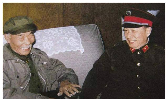 军区政委迟浩田视察老山前线,发现战士们蓬头垢面,又奇怪又生气 - 史海钩沉