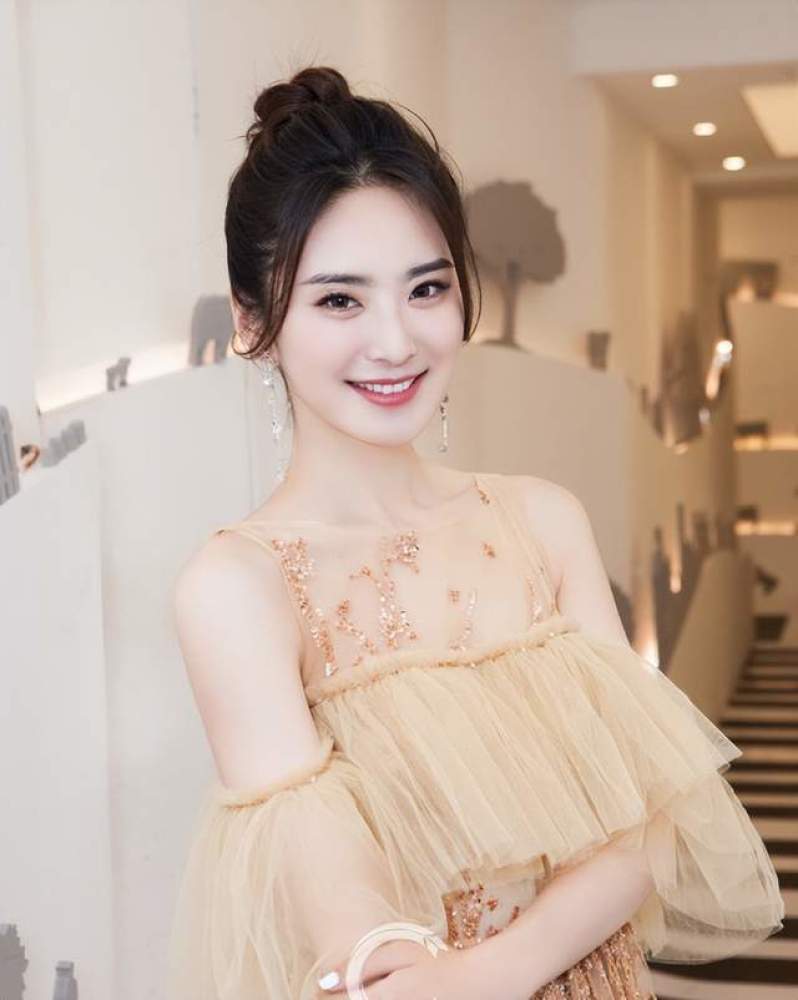 曝95后c姓顶流有私生子,女方透露有3000万粉丝,孩子已入户口,蔡徐坤