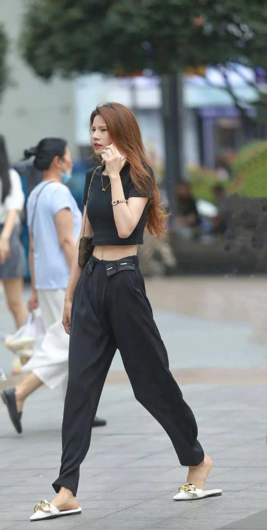 包含包包街拍摄影构图教程的词条